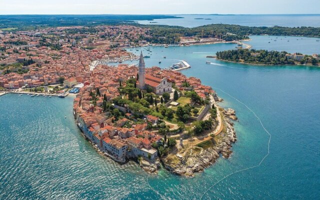 Beautiful Home in Rovinj With Jacuzzi, Wifi and 1 Bedrooms