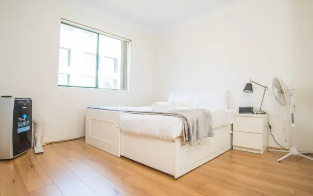 Spacious & Cozy Apartment In Heart Of Redfern
