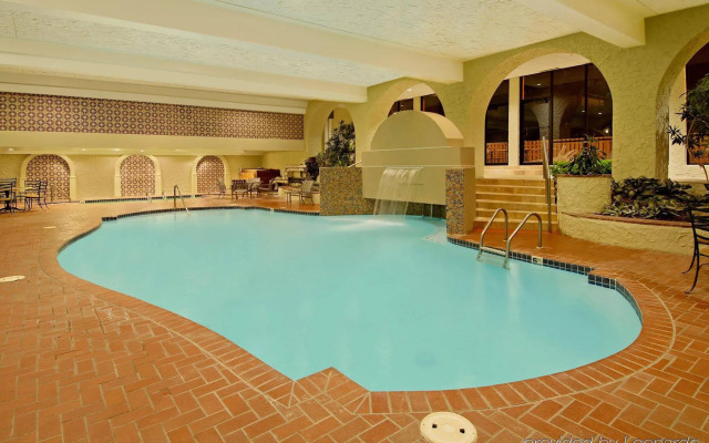 Aksarben Suites, A Trademark Collection Hotel