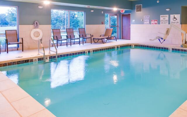 Holiday Inn Express & Suites Russellville by IHG