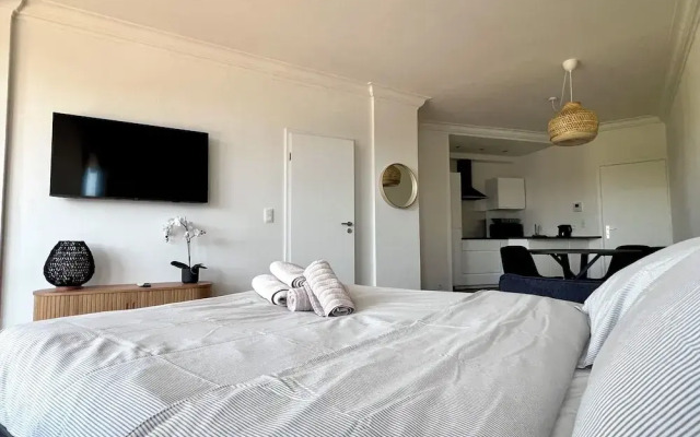 Cozy fully equipped center Liege for 4