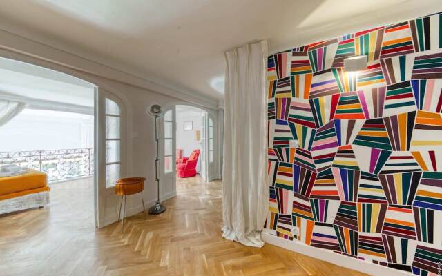 Stylish Apartement In Historical Residence