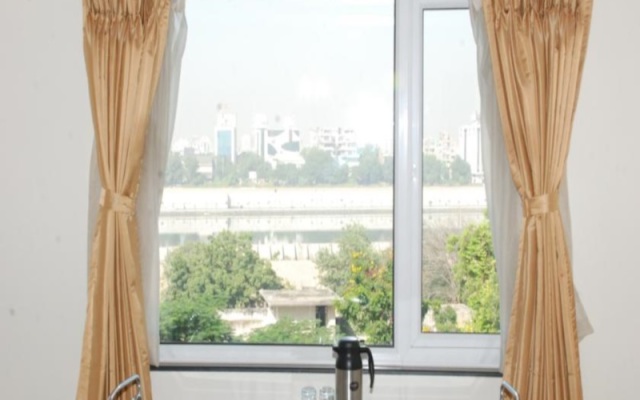 Centra Hotel