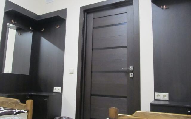 MAK mini hotel - Hostel