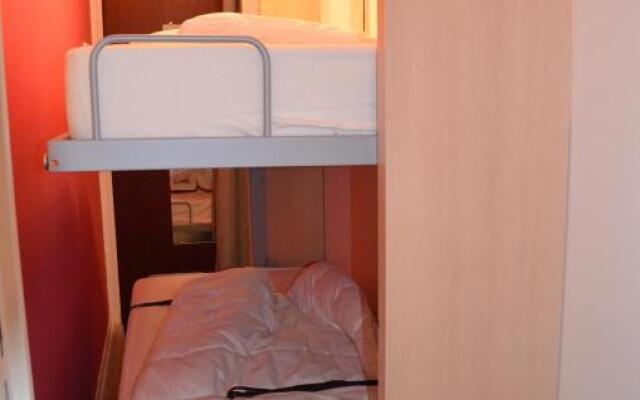 Studio Cabine avec Terrasse proche Plage C208