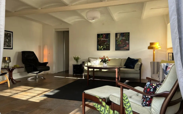 Lake View Apartment
