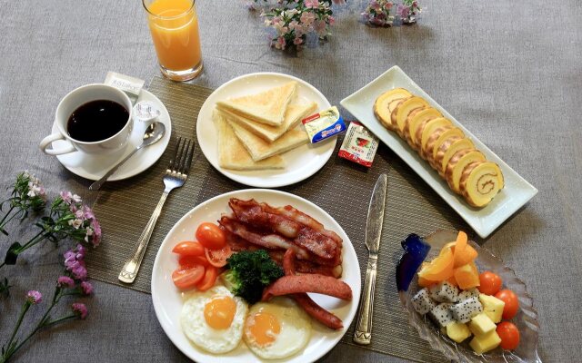 Peach Blossom Resort Hotel