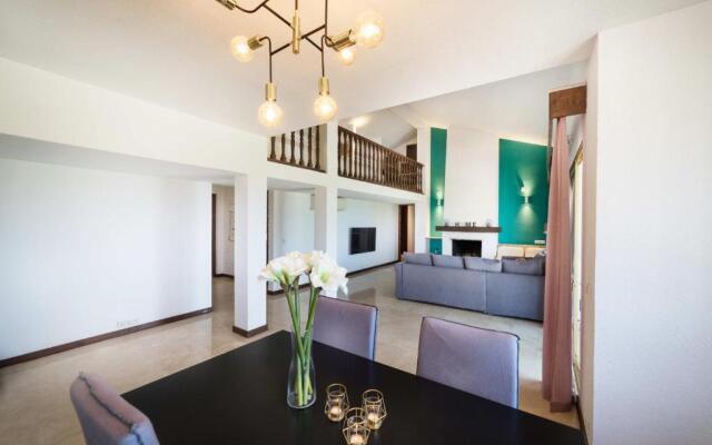 Villa Mimosa sleeps 8 with Guest house.