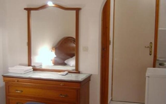 Costantonia Holiday Apartments
