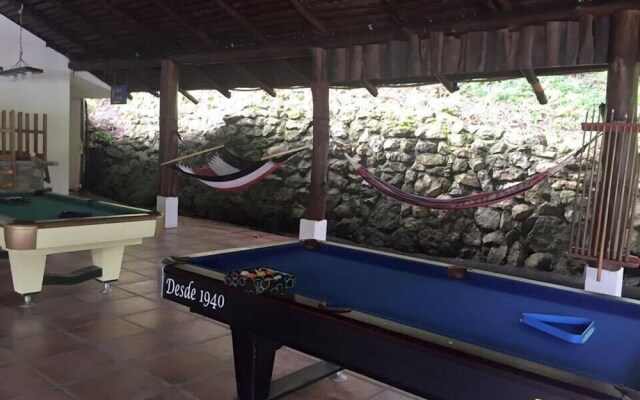 Manuel Antonio Hostel Resort