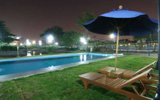 13 Coins Airport Grand Resort