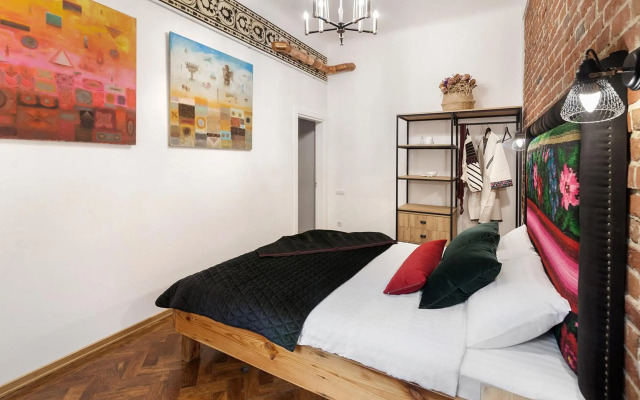 Gallery Art Apartment