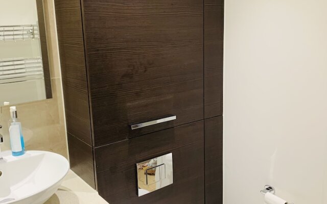 Charming 3-bed Apartment in London