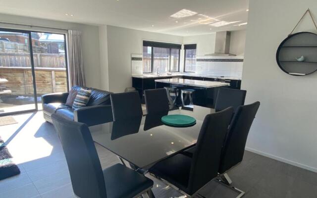 30 Rutherford Crescent