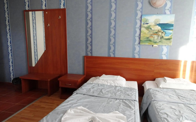 Lotos Hotel