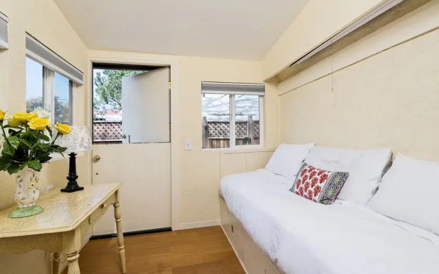 Old Yacht Club Inn Vacation Rentals