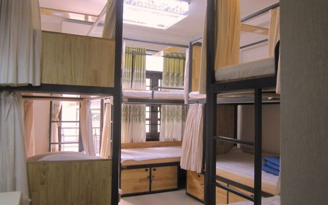 The Lily Hostel and Coffee