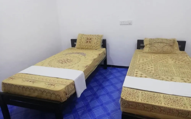 Sea shells Inn Arugambay