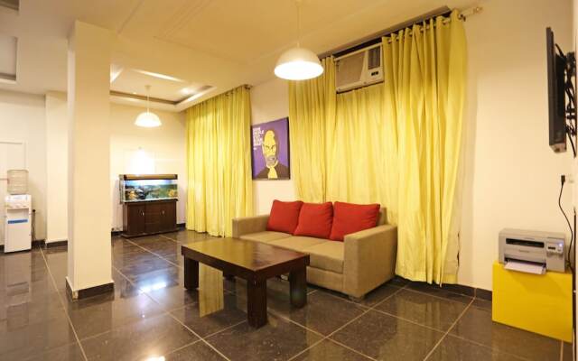 OYO Flagship 520 MG Road Metro Station