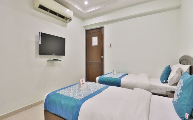 OYO 11007 Hotel Amity