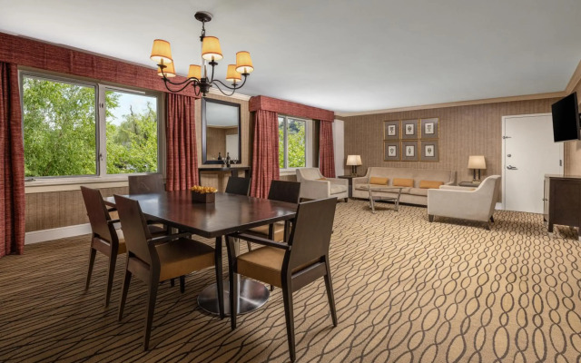 Sleepy Hollow Hotel