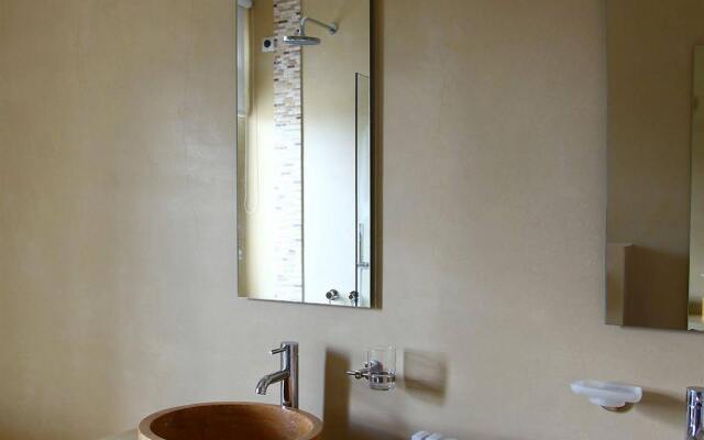 Seleni Suites