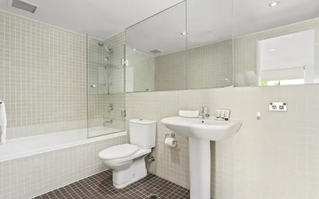 Beautiful Bondi 1-bed Apartment Meters From Beach