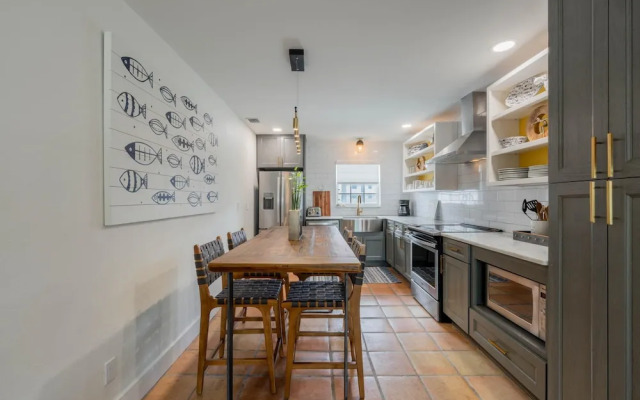 Colony Beach Club 249