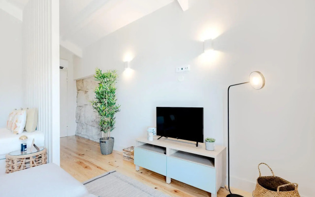 Porto Downtown Studio with Balcony
