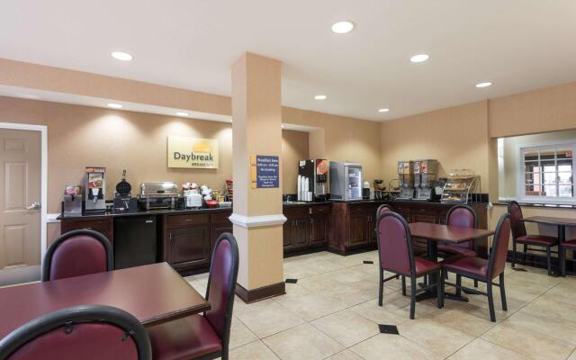 Days Inn & Suites by Wyndham Prattville-Montgomery