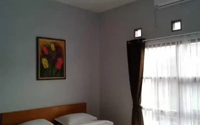 Villa Fahim 2 Puncak 4 Bedroom