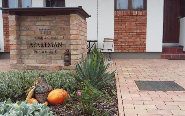 Titi Classic & Trendy Apartman