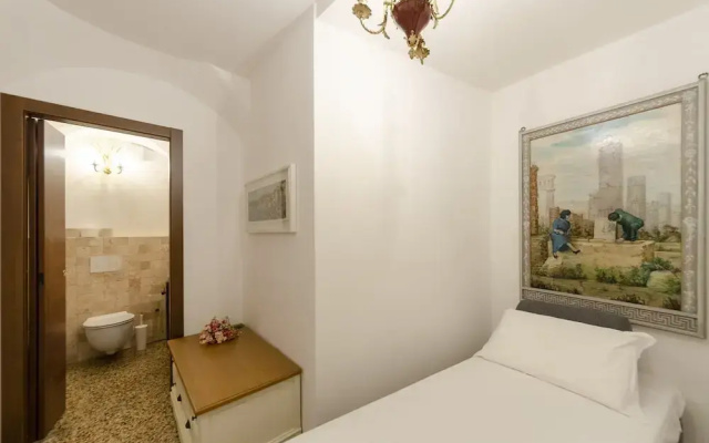JOIVY Ideal Flat Near Aquarium
