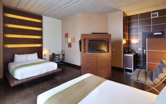 Tulyp, Tapestry Collection by Hilton