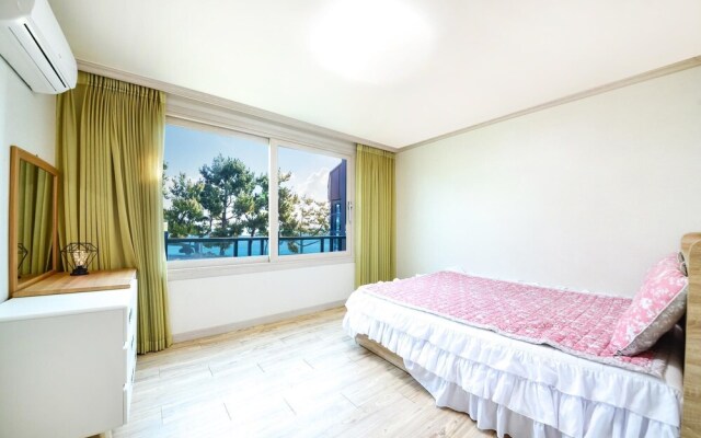 Gyeongju Oceanville Pension