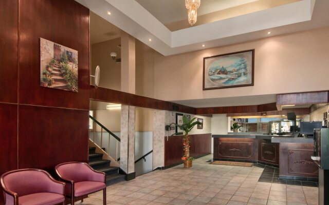 Travelodge By Wyndham Winnipeg Airport