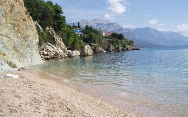 Tajči - Near Pebble Beach - A1