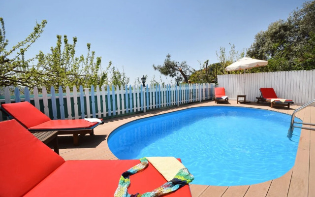 Villa Sezar by Helaltatilvillari