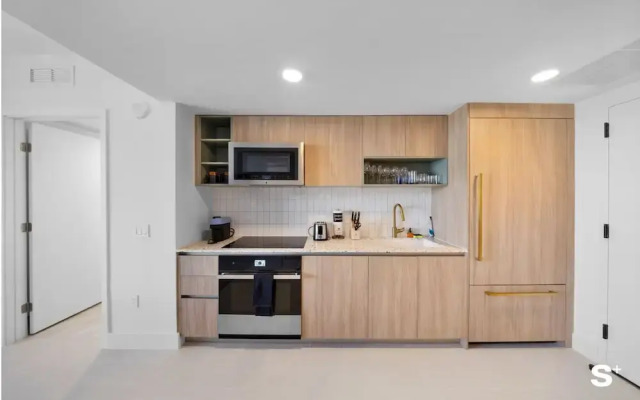 Cityscape Retreat Stylish 1BR