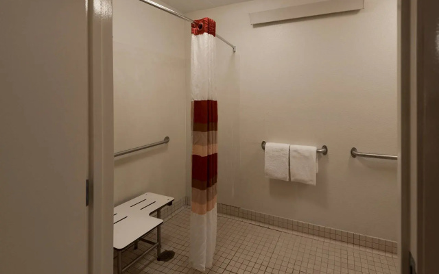 Red Roof Inn PLUS+ Chicago - Willowbrook