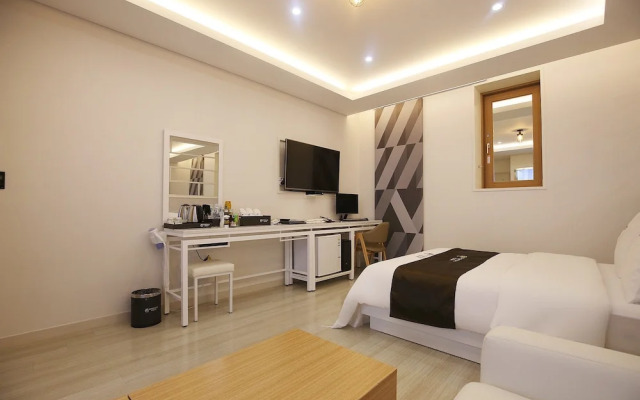 CYGNUS Hotel