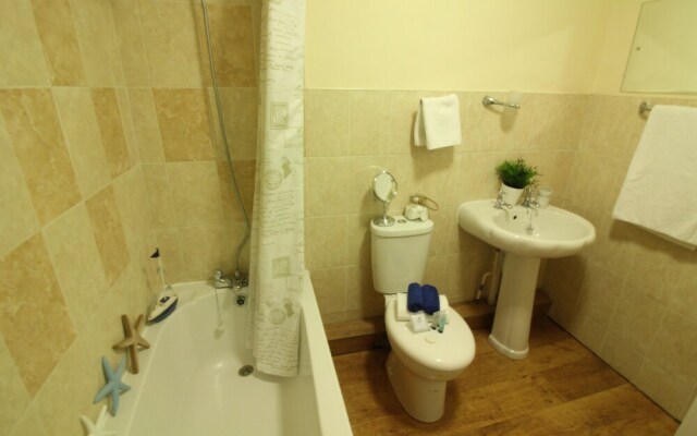 Roomtel Riverside Suites