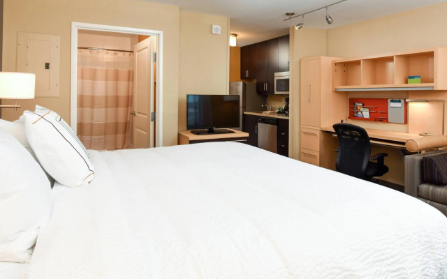 TownePlace Suites Detroit Commerce