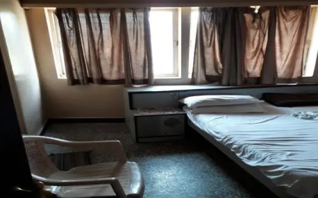 Hotel Girish Kolhapur