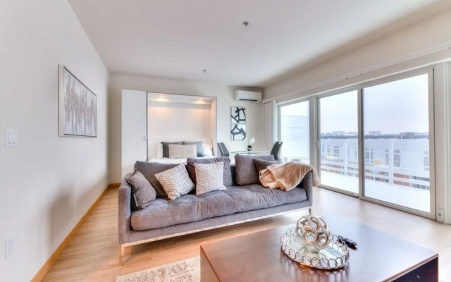 Milwaukee River Condos by Barsala