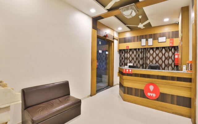 OYO Collection O 11610 Hotel Shreenath