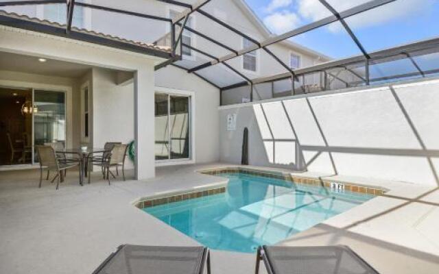 Four Bedrooms Home with Pool 3079
