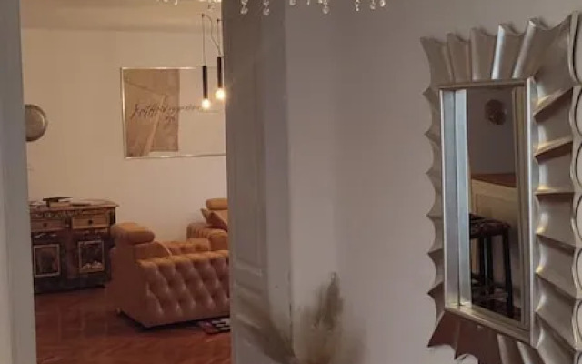 Authentic Design 2bdr Apartment in Old Town