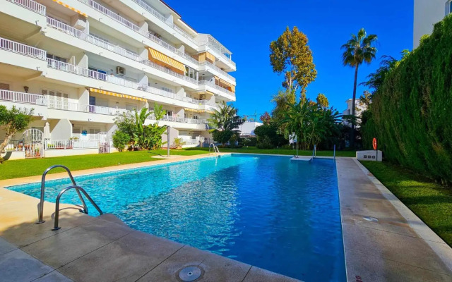 Puerto Banus 2linea playa con piscina y parking privado