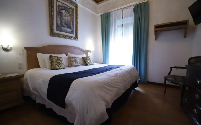 Luna Hotel